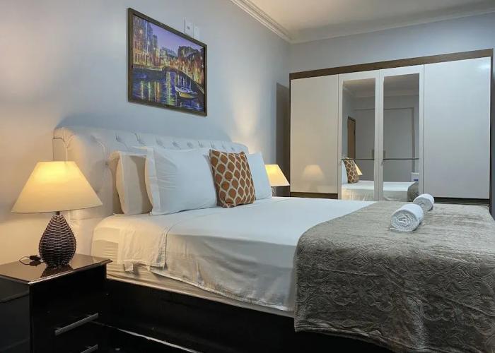 B & A Suites Inn