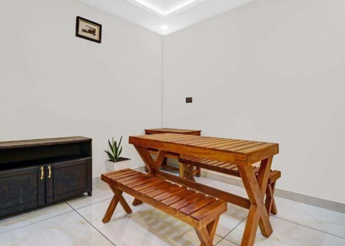 Treebo Pushpak Service Apartment