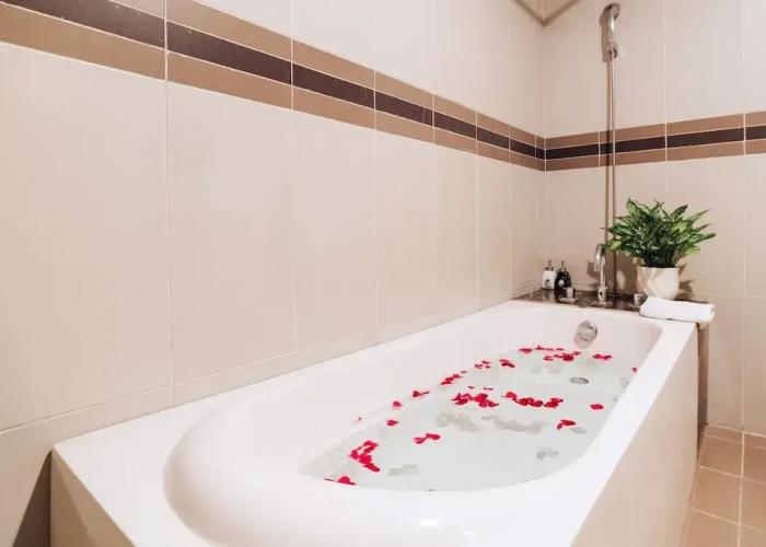 White Palace Thai Binh Hotel 1