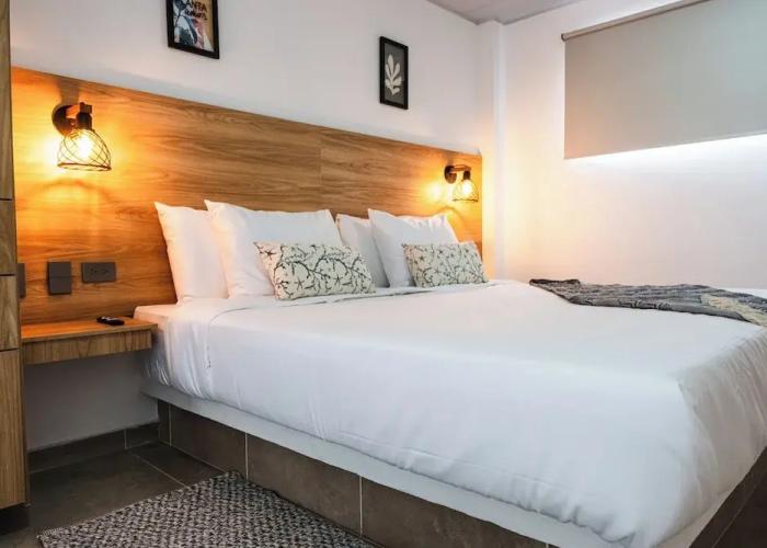 Central Suites by H&R