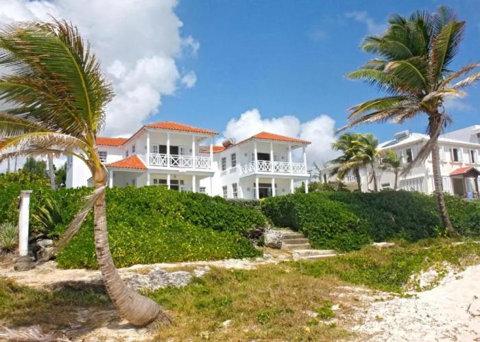 This is a Beachfront 3 Bedroom, 3 Bathroom Villa, Family-friendly Activities