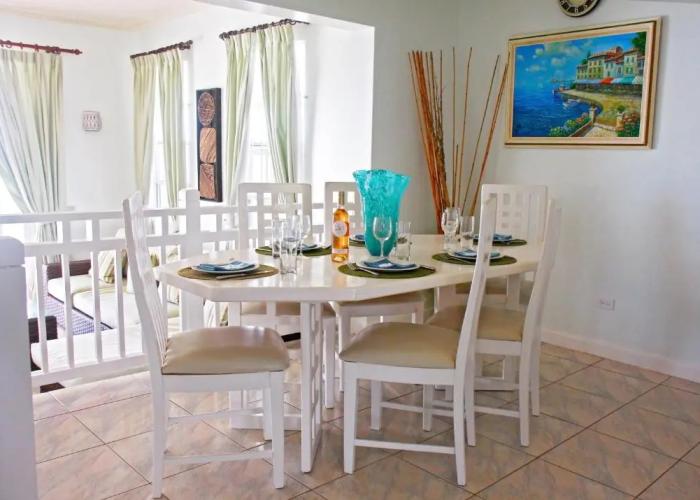 This is a Beachfront 3 Bedroom, 3 Bathroom Villa, Family-friendly Activities
