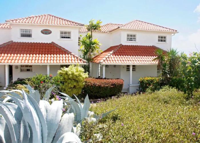This is a Beachfront 3 Bedroom, 3 Bathroom Villa, Family-friendly Activities