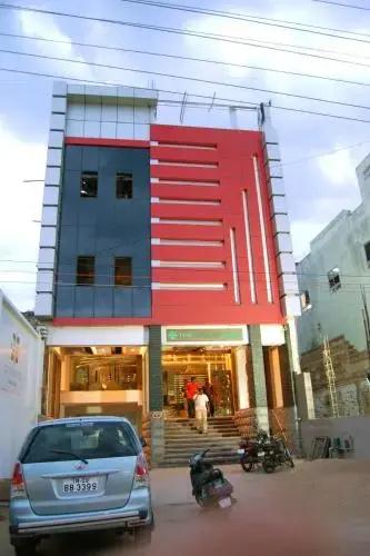 The Grand Park Hotel