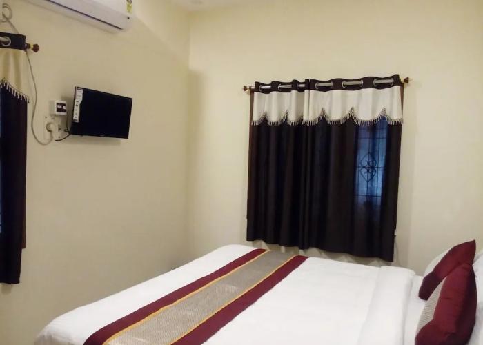 Hotel Barnabas Homestay