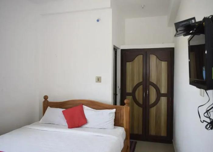 Haleemas Residency