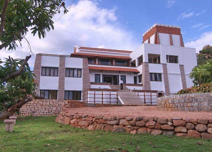Kadambavanam Ethnic Village Resort