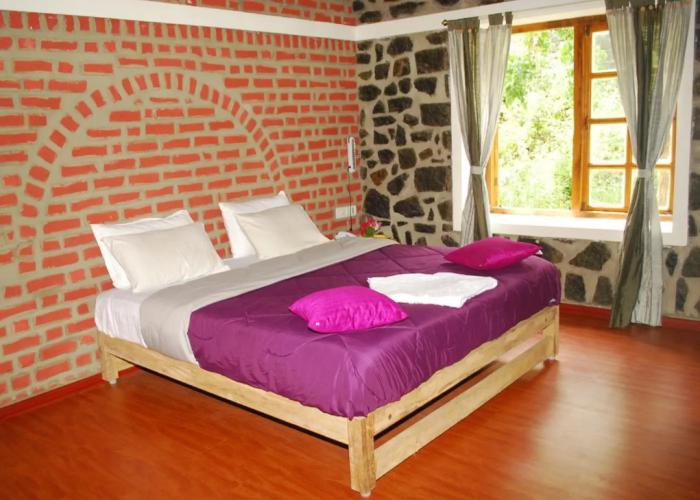 Zacs Valley Resort