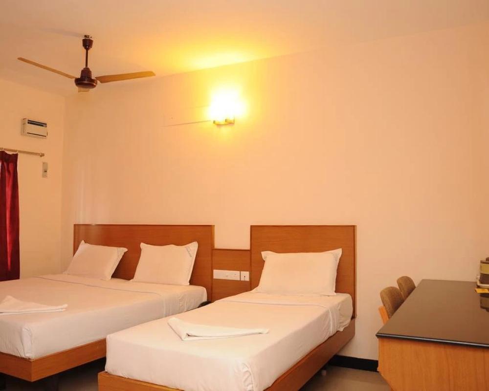 фото Hotel Subham