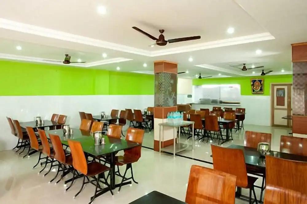 фото Hotel Subham