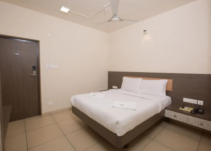 Hotel Sownthariyam