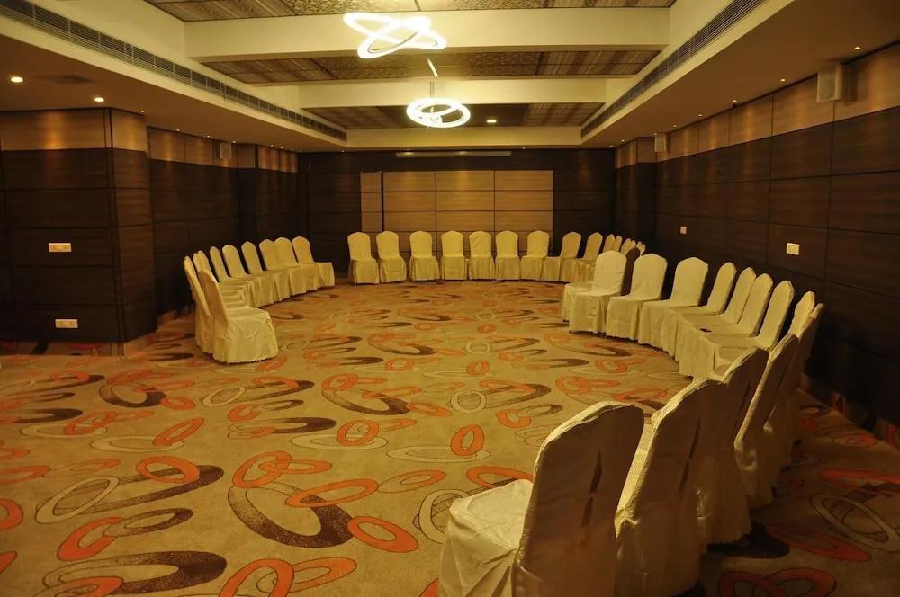 фото Hotel Atrium