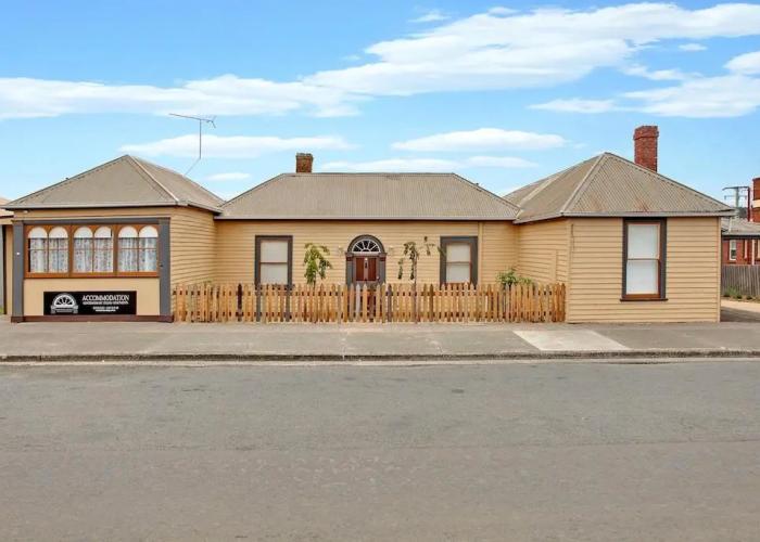Robinson Cottage