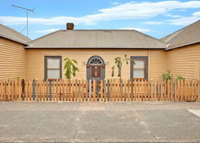 Robinson Cottage