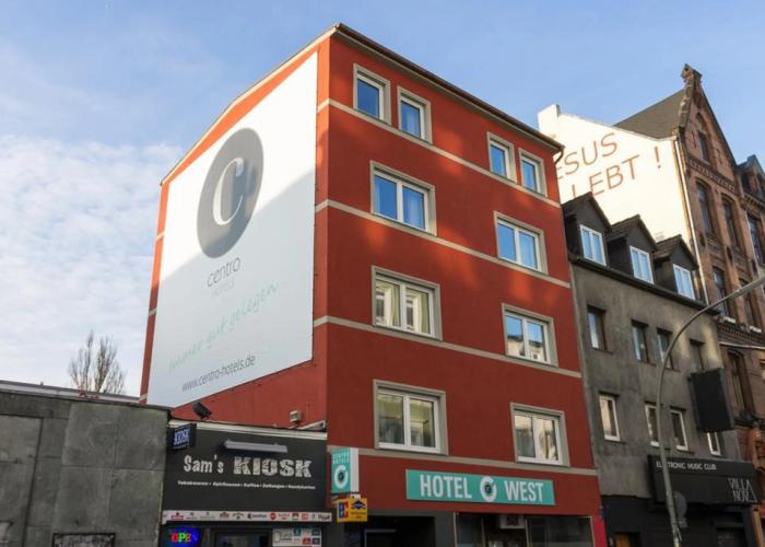 Hotel West