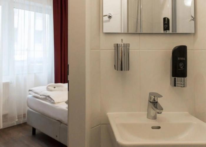 Hotel West