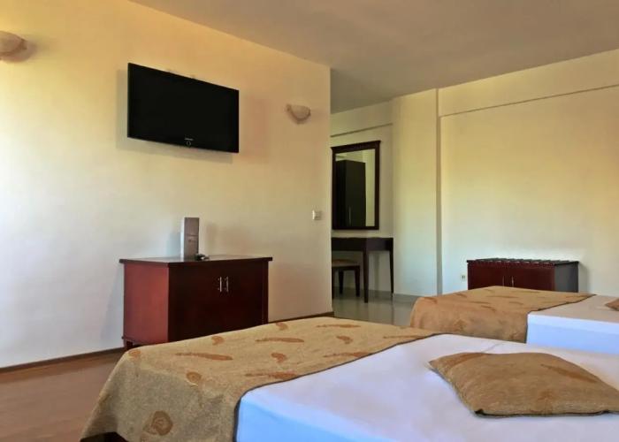 Lira Pacific Aparthotel