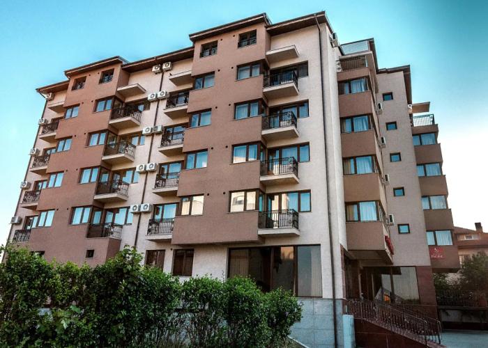 Lira Pacific Aparthotel