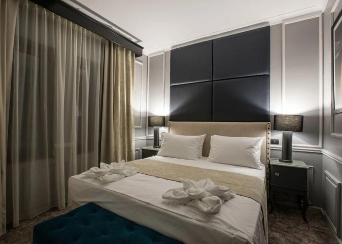 Peninsula Boutique Hotel