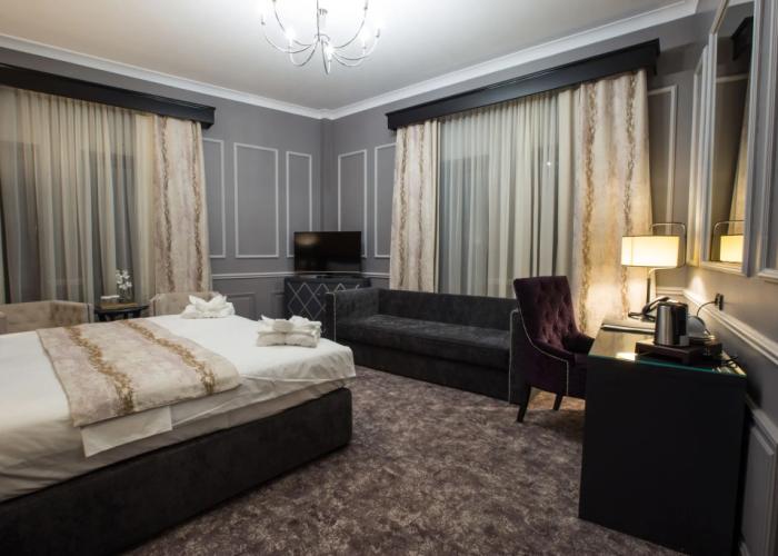 Peninsula Boutique Hotel