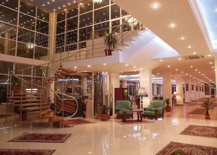 Queen Vera Hotel