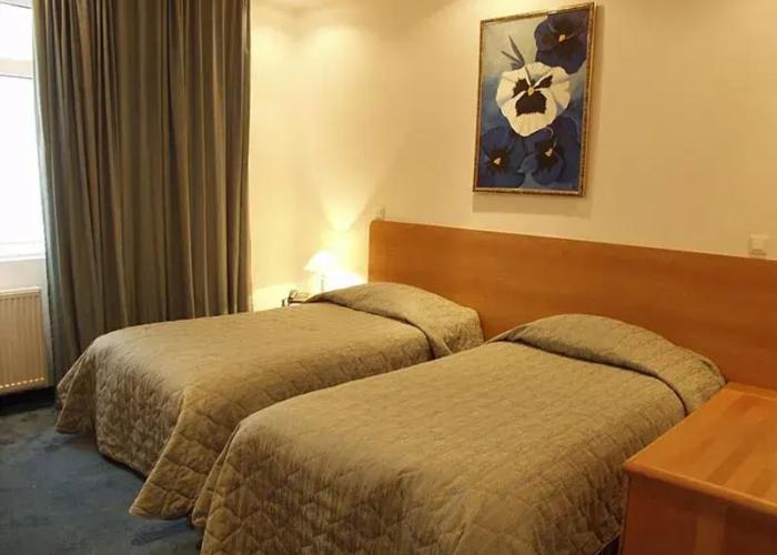 Queen Vera Hotel
