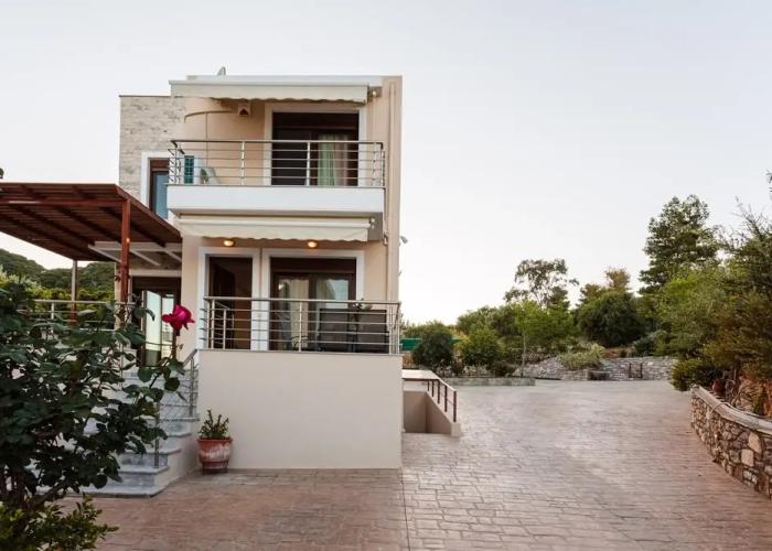 Seaside Getaway - Aelia Villa's Dreamy Paradise