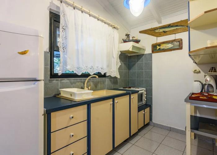 The Blue House Seaside Retreat - Fully Equipped