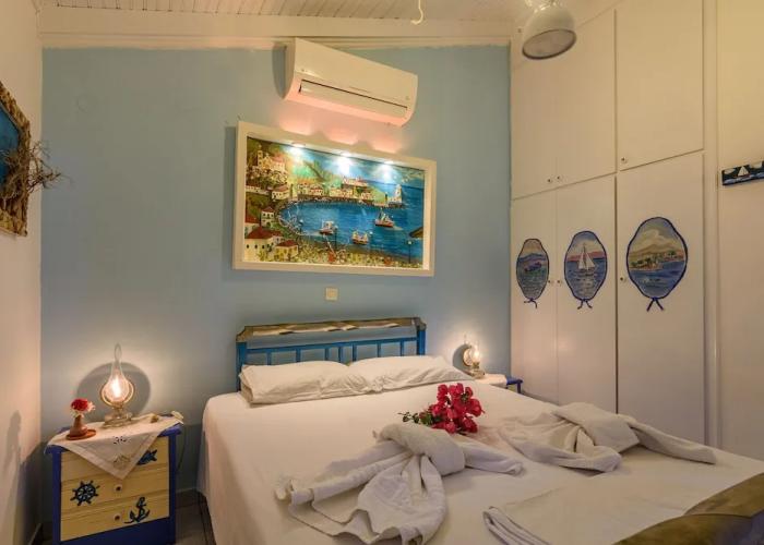 The Blue House Seaside Retreat - Fully Equipped