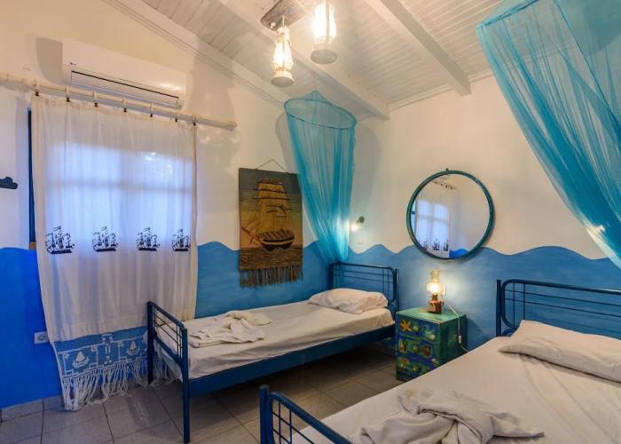 The Blue House Seaside Retreat - Fully Equipped