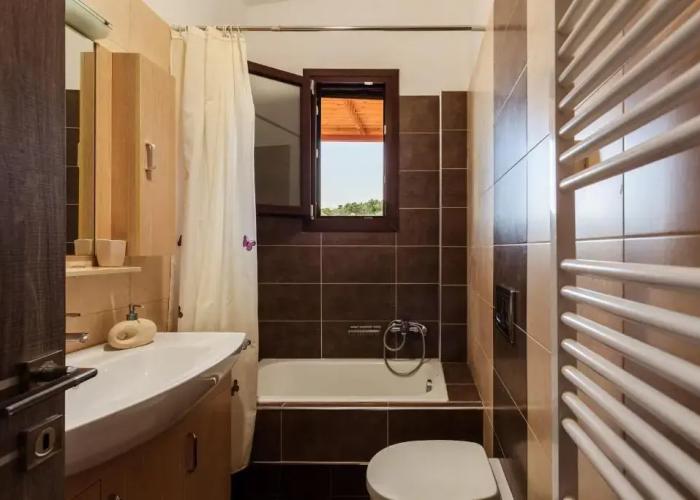 Villa Armonia - Beachfront Majestic Retreat