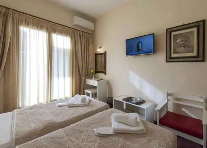 Akrogiali Hotel