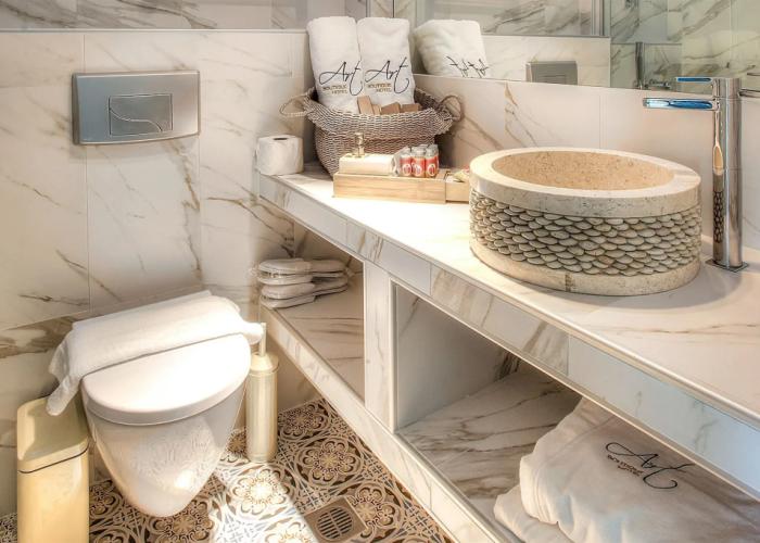 Alpha Luxury Suites