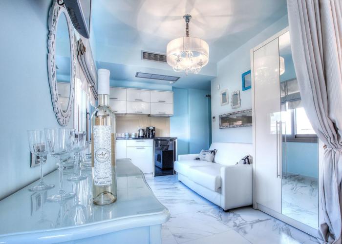 Alpha Luxury Suites
