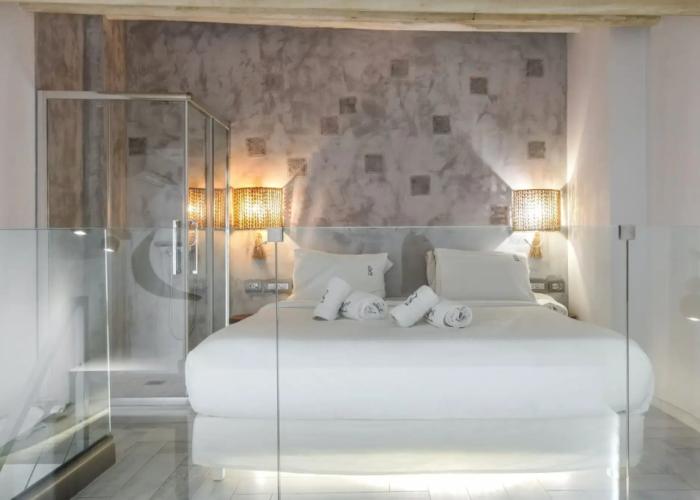 Blue Carpet Luxury Suites