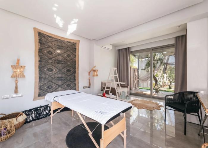 Blue Carpet Luxury Suites