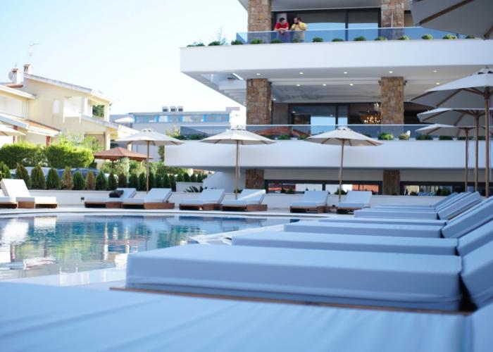 Agnes Deluxe Hotel