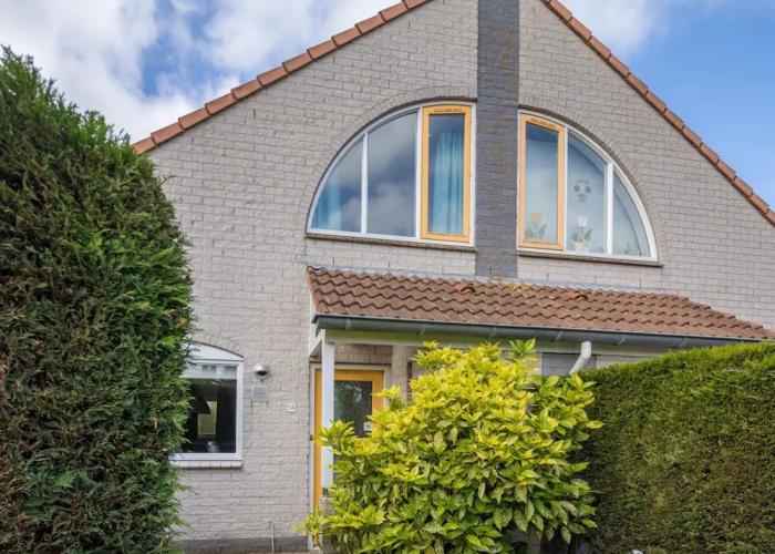 Restyled Holiday Home With two Bathrooms, Beach at 500 m