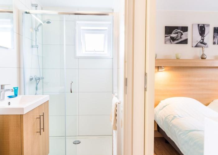 Modern Bungalow With two Bathrooms, Near the Beach