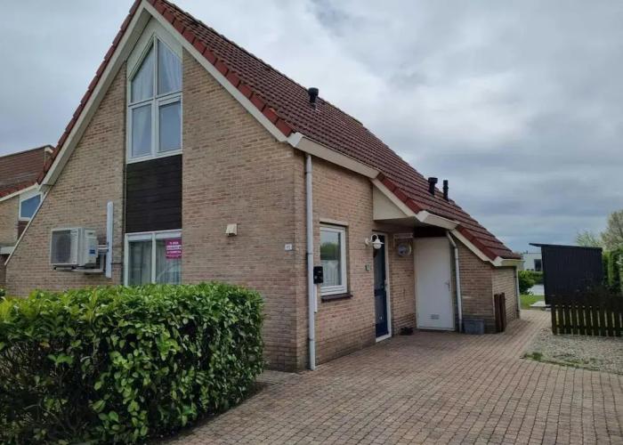 Appealing Bungalow With Garden