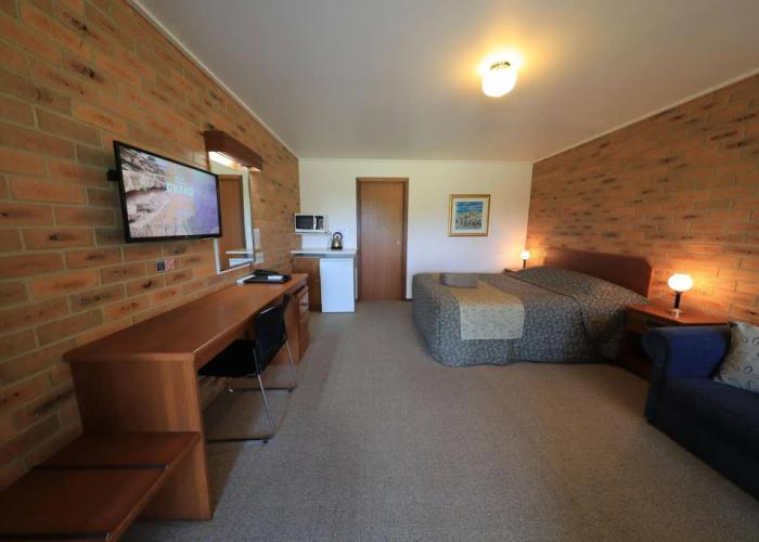 Quays Motel San Remo