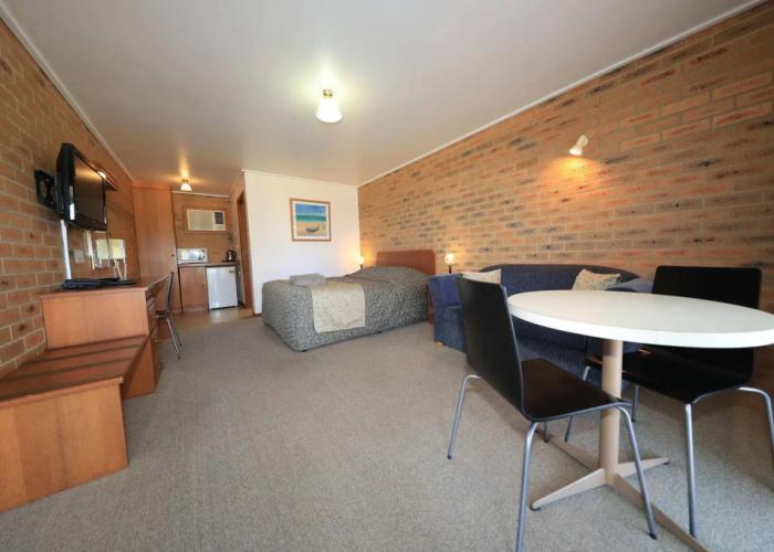 Quays Motel San Remo