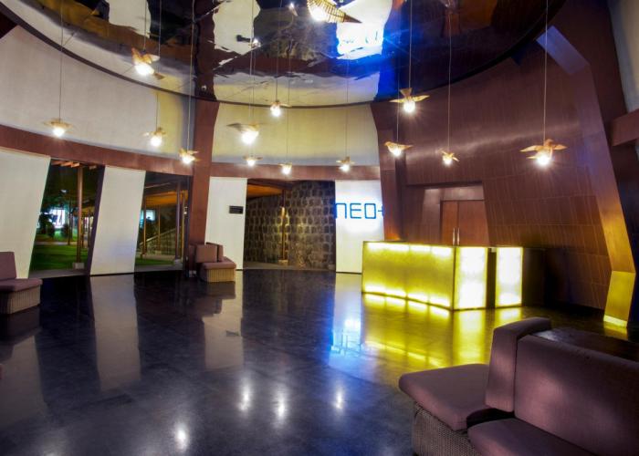 Neo+ Green Savana Hotel