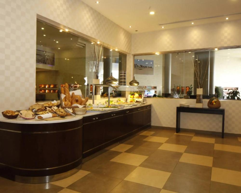 фото Golden Tulip Hail