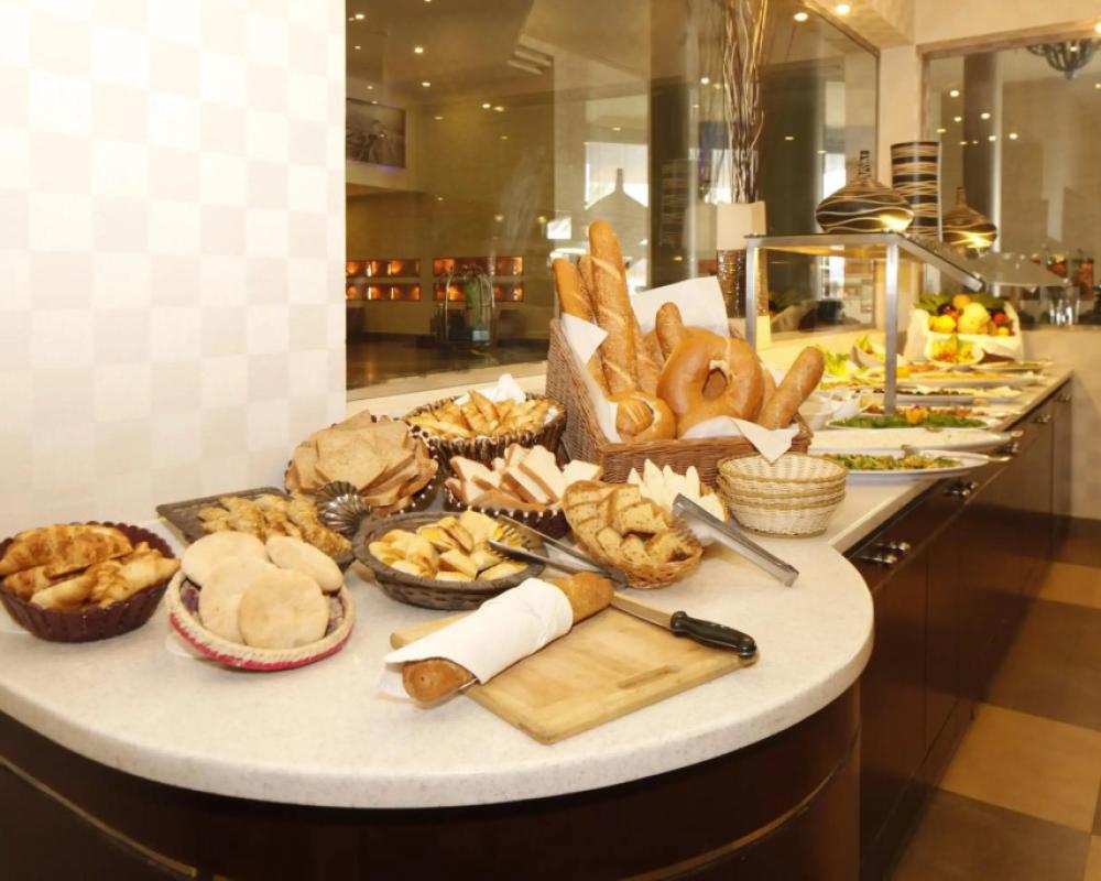 фото Golden Tulip Hail