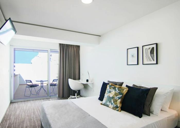 Phaedrus Living Luxury Suite Nicosia 502