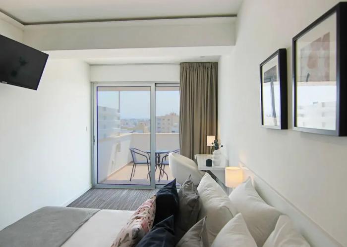 Phaedrus Living Luxury Suite Nicosia 508