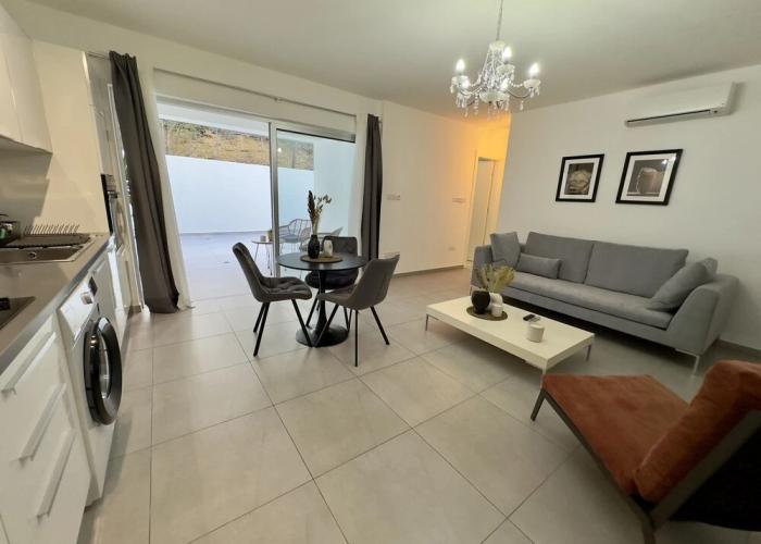 Welcome to Our Luxurious 1-bedroom Private Residence With a Special Patio