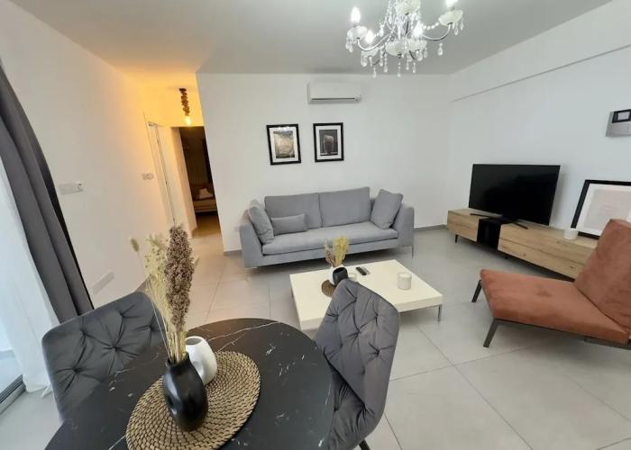 Welcome to Our Luxurious 1-bedroom Private Residence With a Special Patio