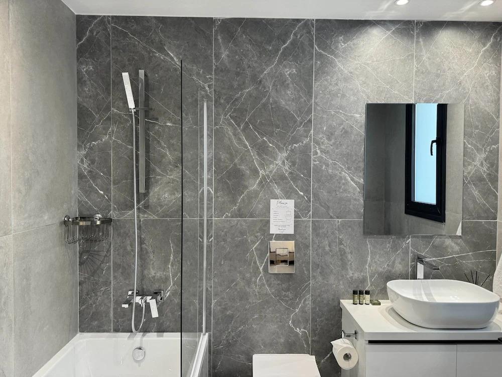 фото Phaedrus Living White Hills Suites City View